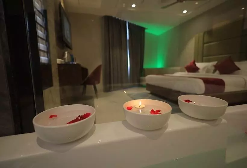 ホテル Taj Crown Plaza