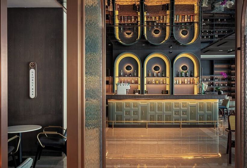 בית מלון כפרי The George Penang by The Crest Collection