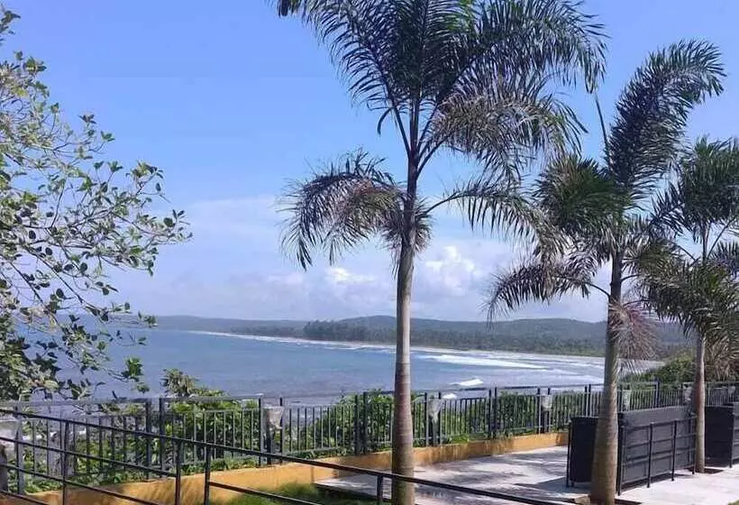 Hotelli The Woods Homestay