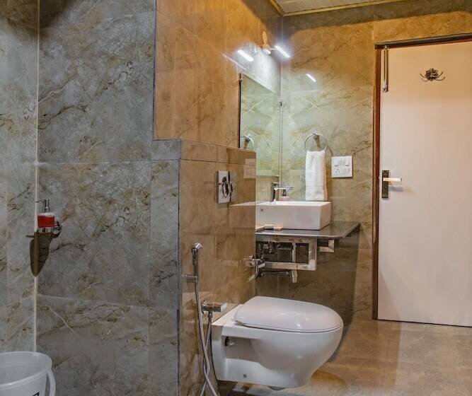 Hotel Xenious Micro Vista Elite Chail