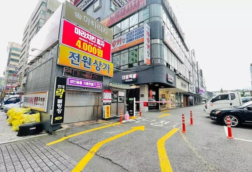Motelli Changwon Jungangdong Business Hotel Hue