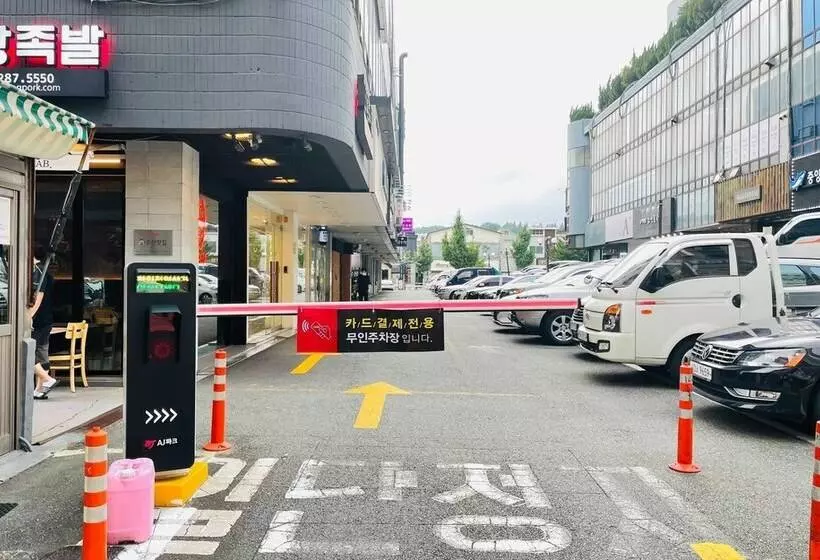 Motelli Changwon Jungangdong Business Hotel Hue