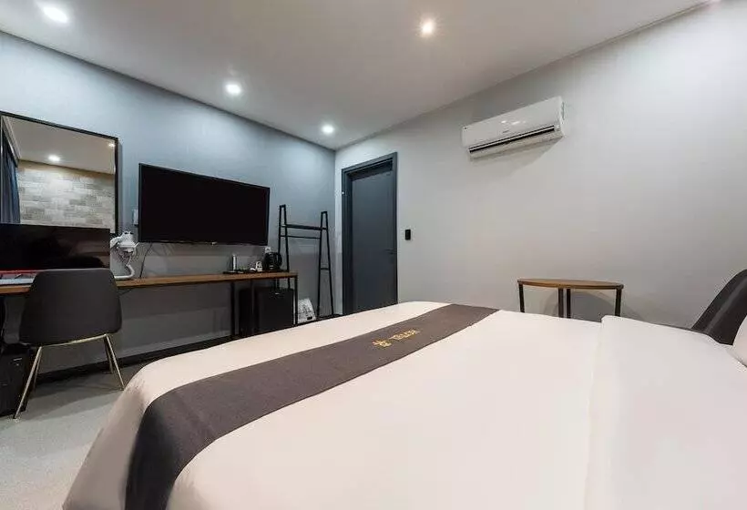 Motelli Changwon Jungangdong Business Hotel Hue