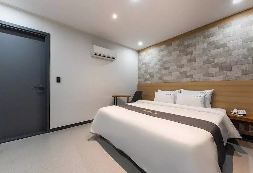 Motelli Changwon Jungangdong Business Hotel Hue