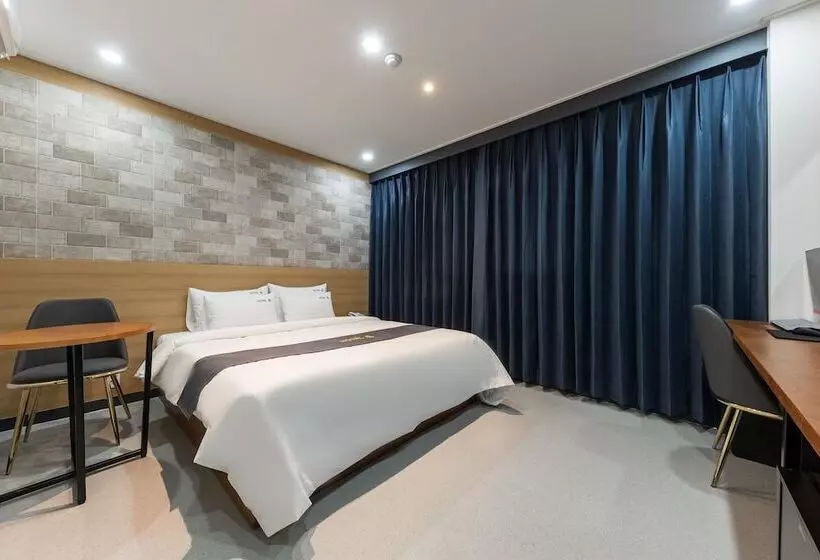 Motelli Changwon Jungangdong Business Hotel Hue