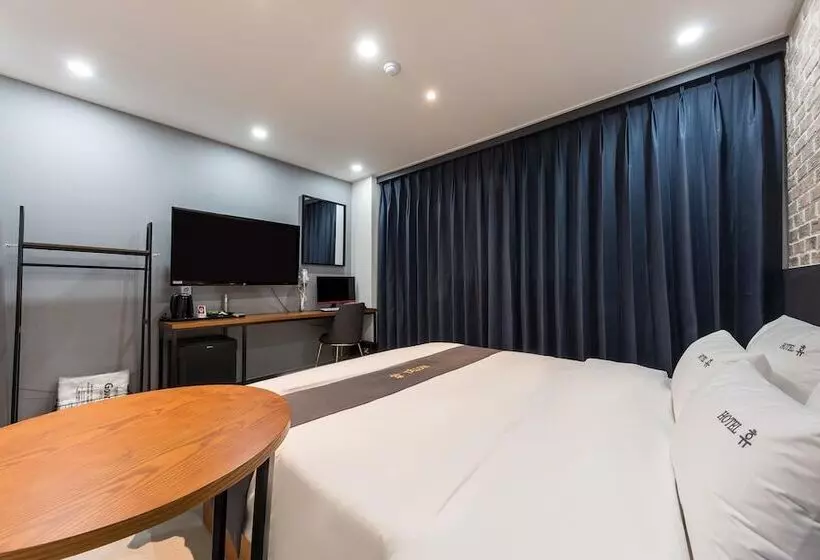 Motelli Changwon Jungangdong Business Hotel Hue