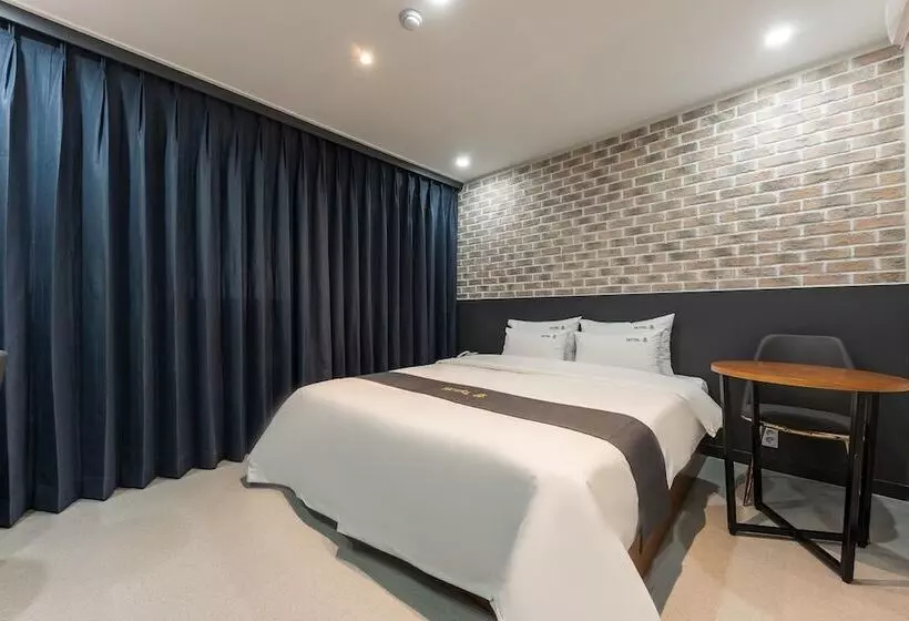 Motelli Changwon Jungangdong Business Hotel Hue
