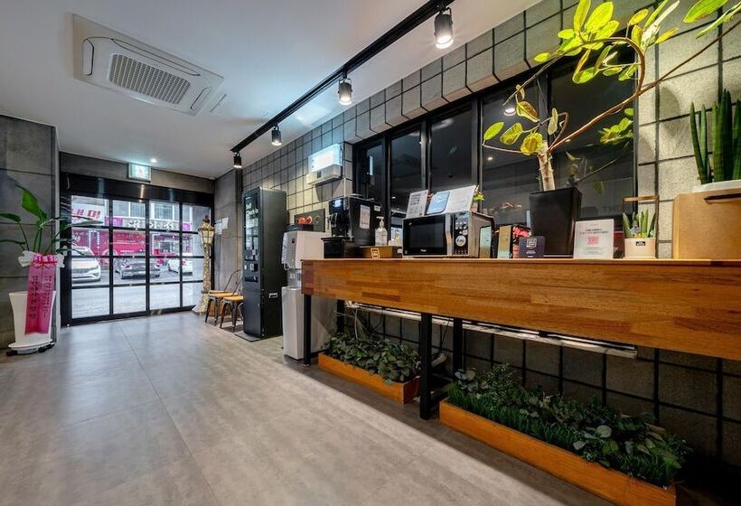 Motel Jeonju Junghwasandong Towsome Stay