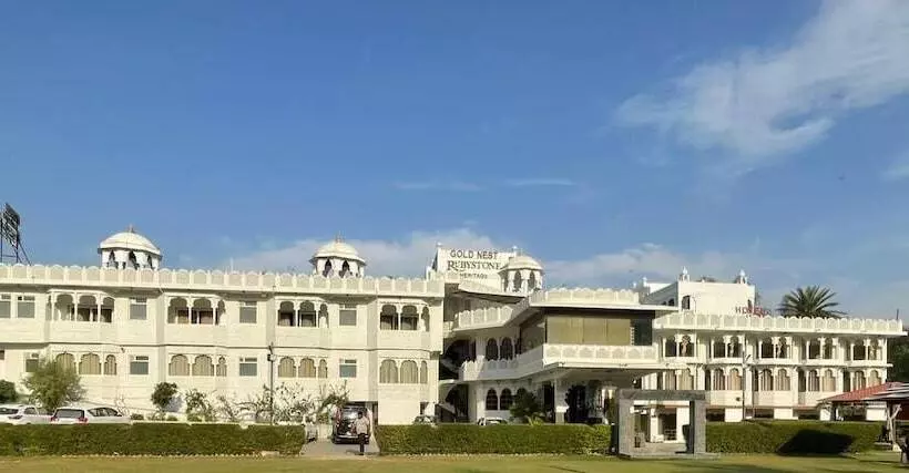 Resort Gold Nest Rubystone Heritage