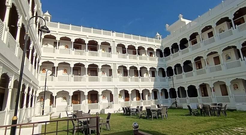 Resort Gold Nest Rubystone Heritage