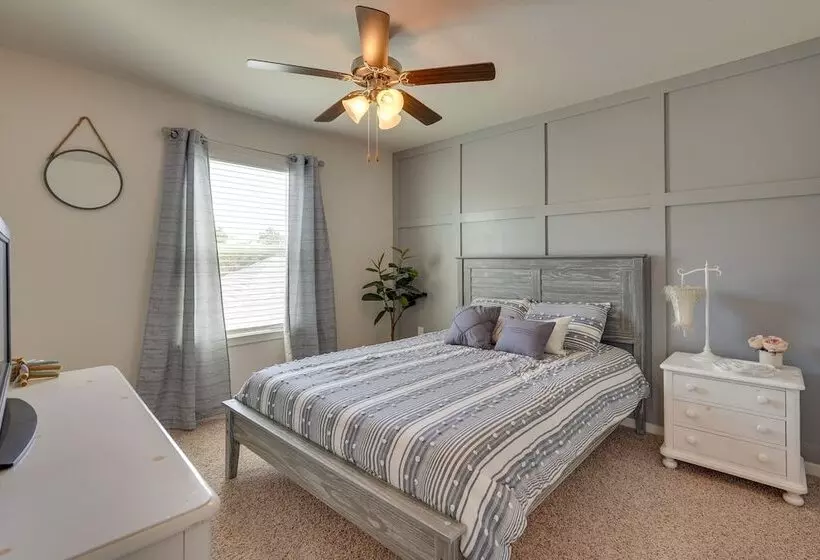 Beachy Port St Joe Home: On Site Boardwalk Access!