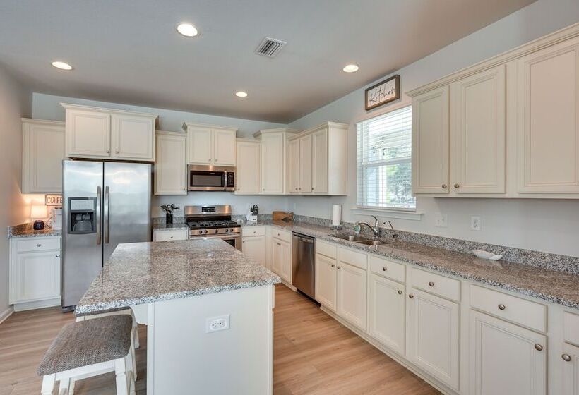 Beachy Port St Joe Home: On Site Boardwalk Access!