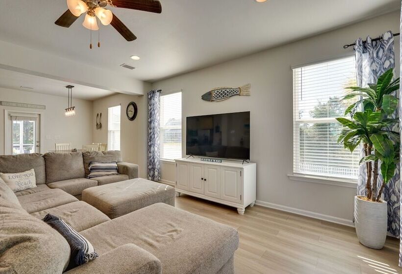 Beachy Port St Joe Home: On Site Boardwalk Access!