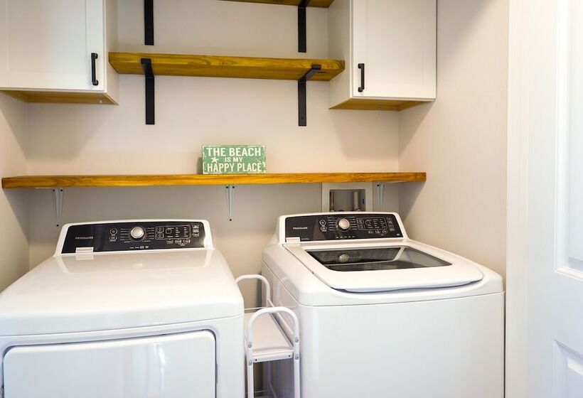 Beachy Port St Joe Home: On Site Boardwalk Access!