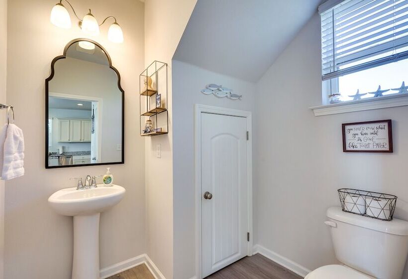 Beachy Port St Joe Home: On Site Boardwalk Access!