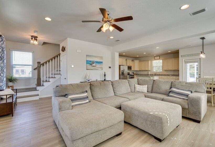 Beachy Port St Joe Home: On Site Boardwalk Access!