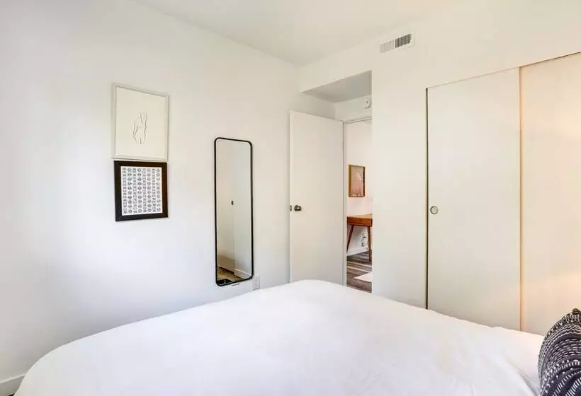 Beautiful Kenmore Retreat Near Marina & Beach!