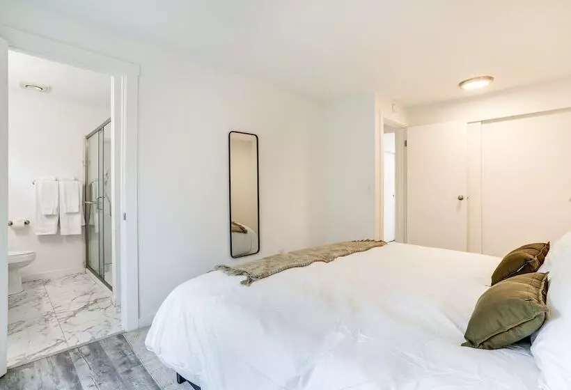 Beautiful Kenmore Retreat Near Marina & Beach!