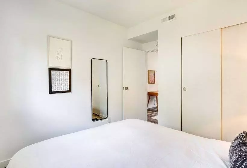 Beautiful Kenmore Retreat Near Marina & Beach!