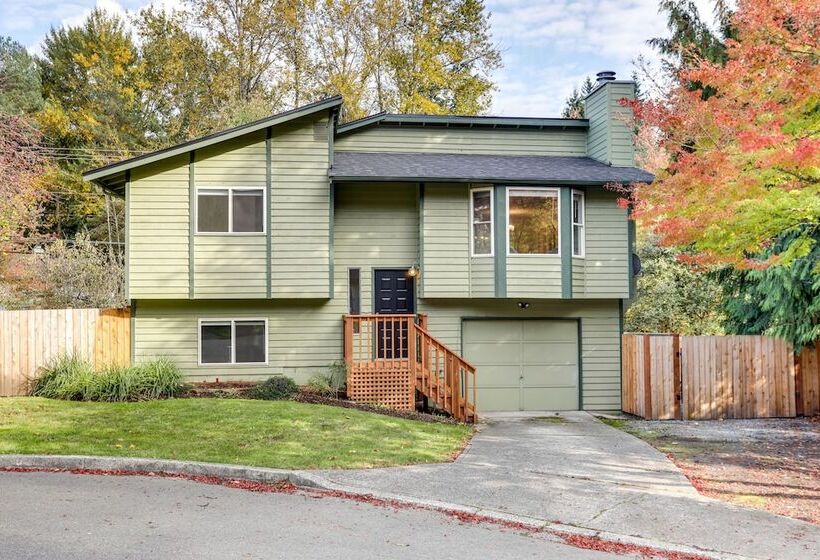 Beautiful Kenmore Retreat Near Marina & Beach!