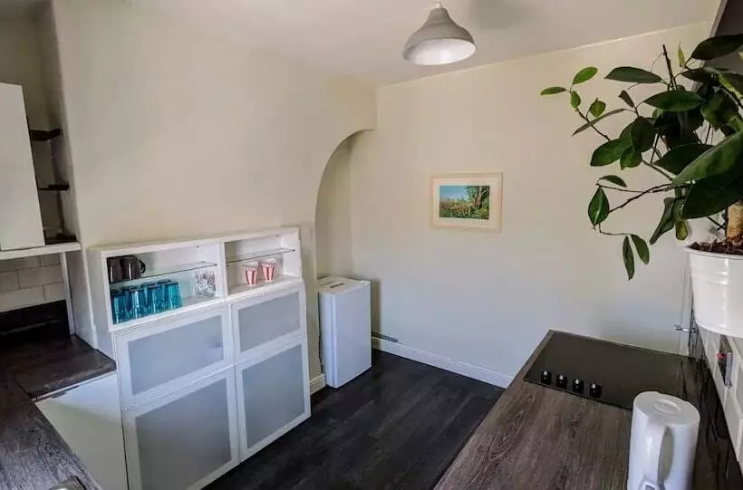 Aamiaismajoitus (B&B) Converted Railway Cottage