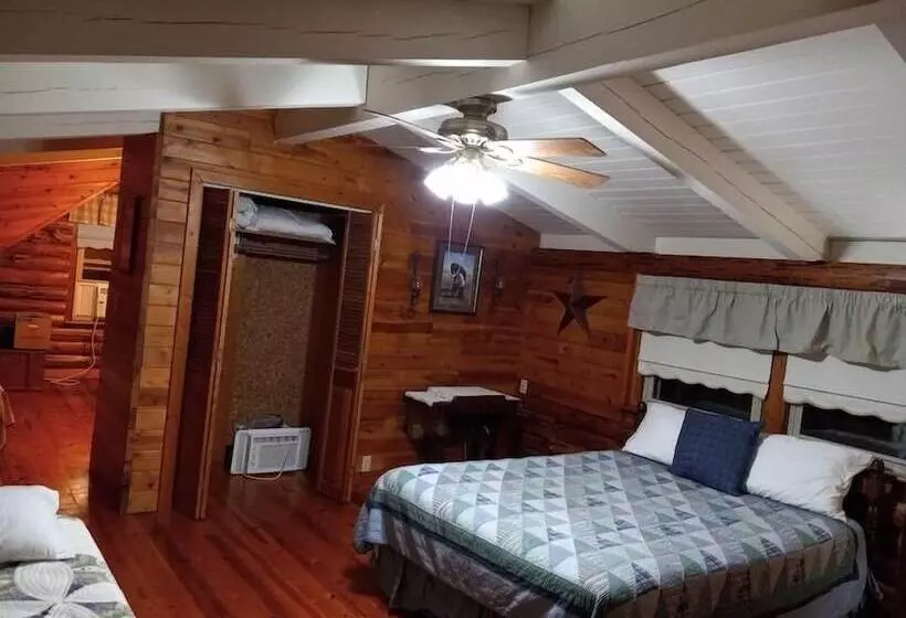 Aamiaismajoitus (B&B) Dragonfly Meadows Guesthouse