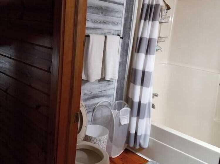 Bed and Breakfast Dragonfly Meadows Guesthouse