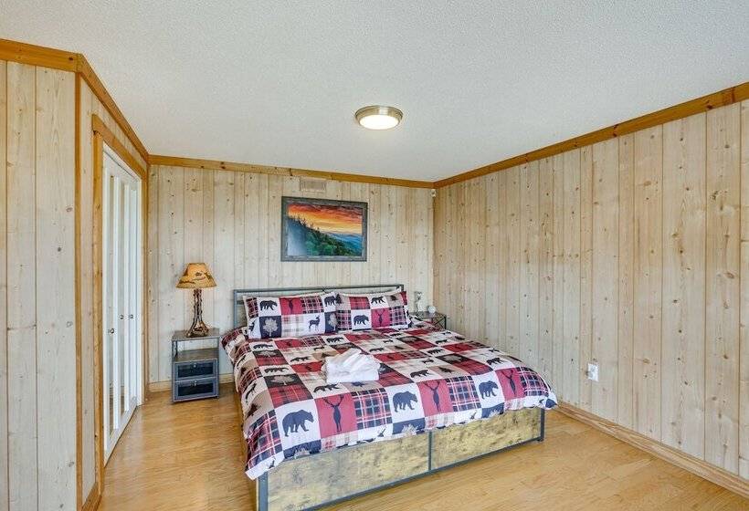 Blowing Rock Home W/ Hot Tub & Mountain View Deck!