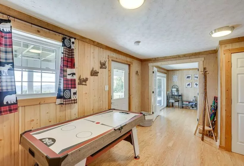 Blowing Rock Home W/ Hot Tub & Mountain View Deck!