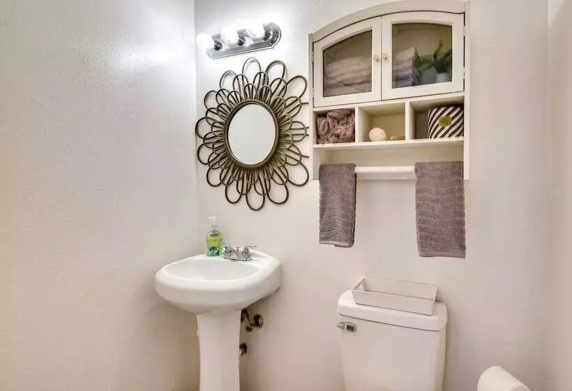 New Smyrna Beach Vacation Rental W/ Patio & Grill!