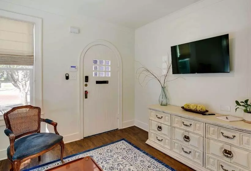 Walkable Tyler House W/ Deck: 1/2 Mi To Downtown!