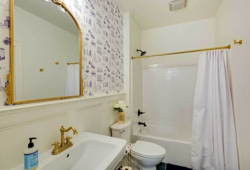 Walkable Tyler House W/ Deck: 1/2 Mi To Downtown!