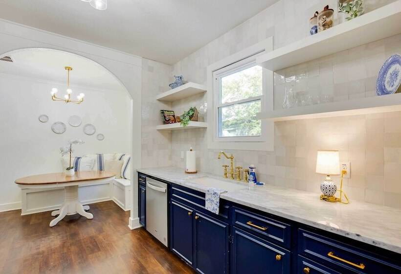 Walkable Tyler House W/ Deck: 1/2 Mi To Downtown!