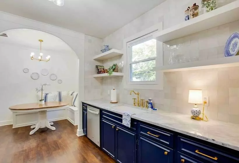 Walkable Tyler House W/ Deck: 1/2 Mi To Downtown!