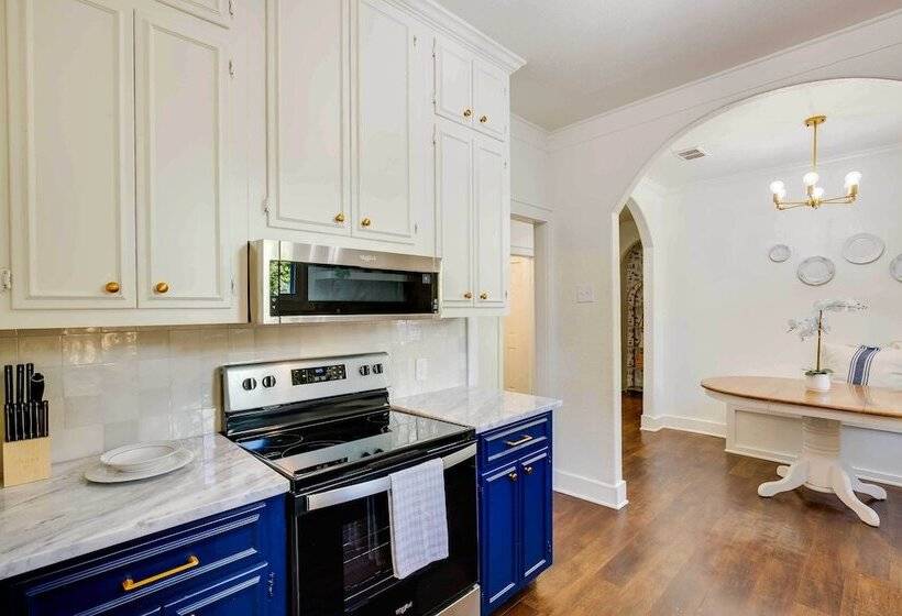 Walkable Tyler House W/ Deck: 1/2 Mi To Downtown!