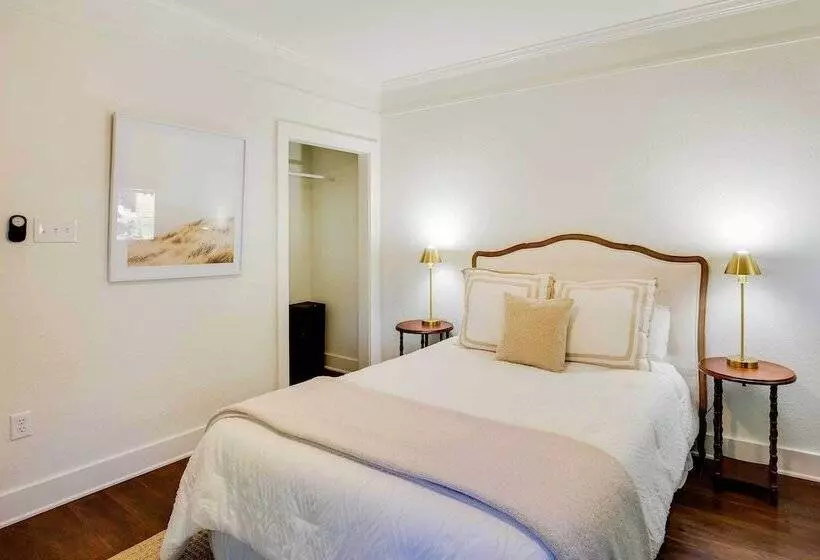 Walkable Tyler House W/ Deck: 1/2 Mi To Downtown!