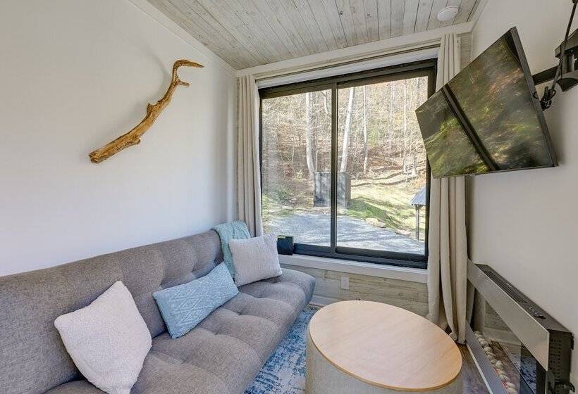 Bryson City Tiny Cabin W/ Deck Near River Access!