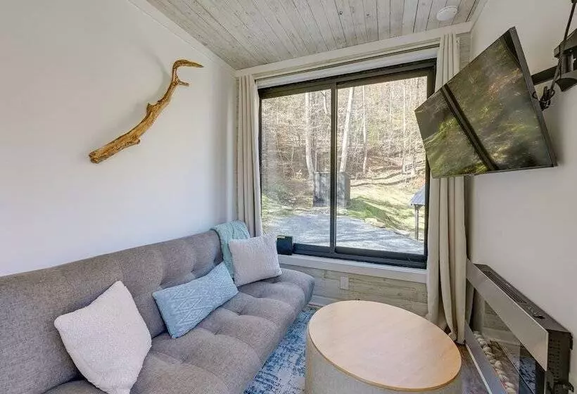 Bryson City Tiny Cabin W/ Deck Near River Access!