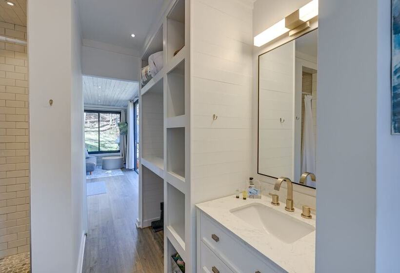 Bryson City Tiny Cabin W/ Deck Near River Access!