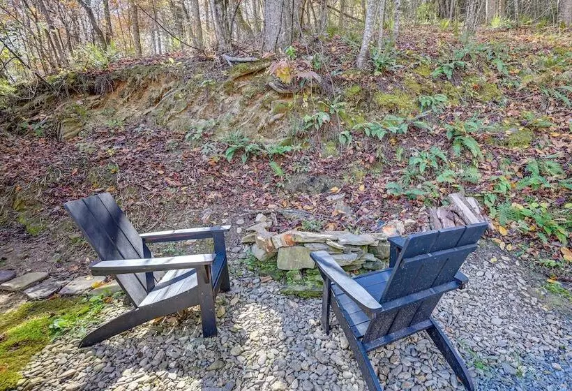 Bryson City Tiny Cabin W/ Deck Near River Access!