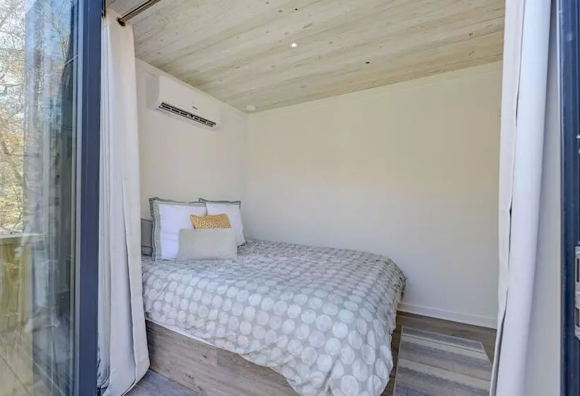 Bryson City Tiny Cabin W/ Deck Near River Access!