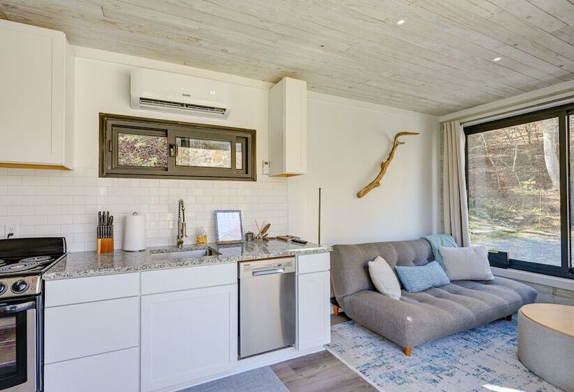 Bryson City Tiny Cabin W/ Deck Near River Access!