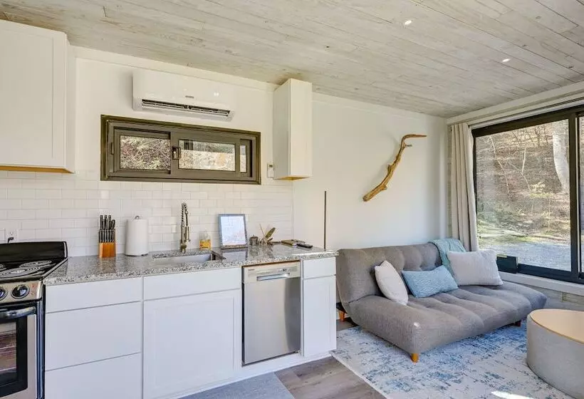 Bryson City Tiny Cabin W/ Deck Near River Access!