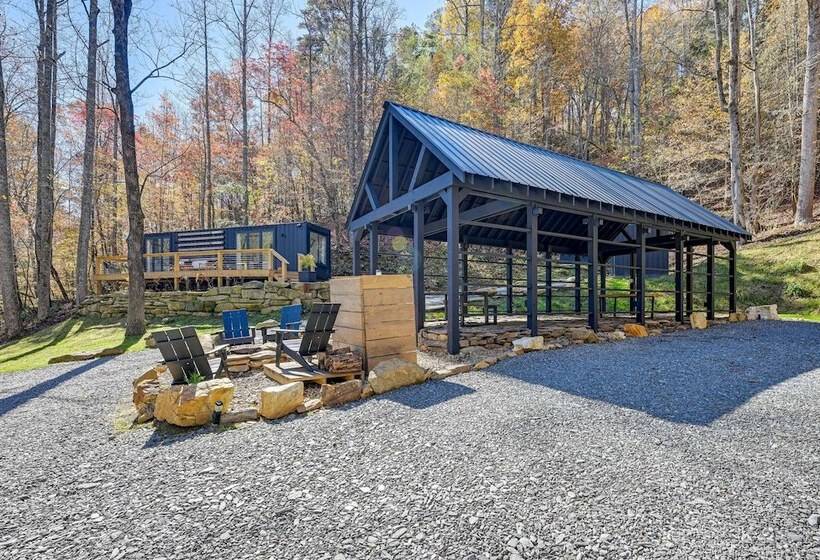 Bryson City Tiny Cabin W/ Deck Near River Access!