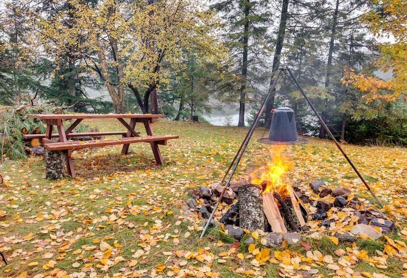 Charming Watersmeet Cabin W/ Dock On Kitty Island!
