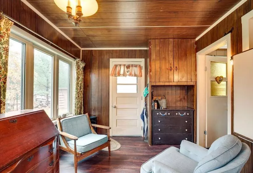 Charming Watersmeet Cabin W/ Dock On Kitty Island!