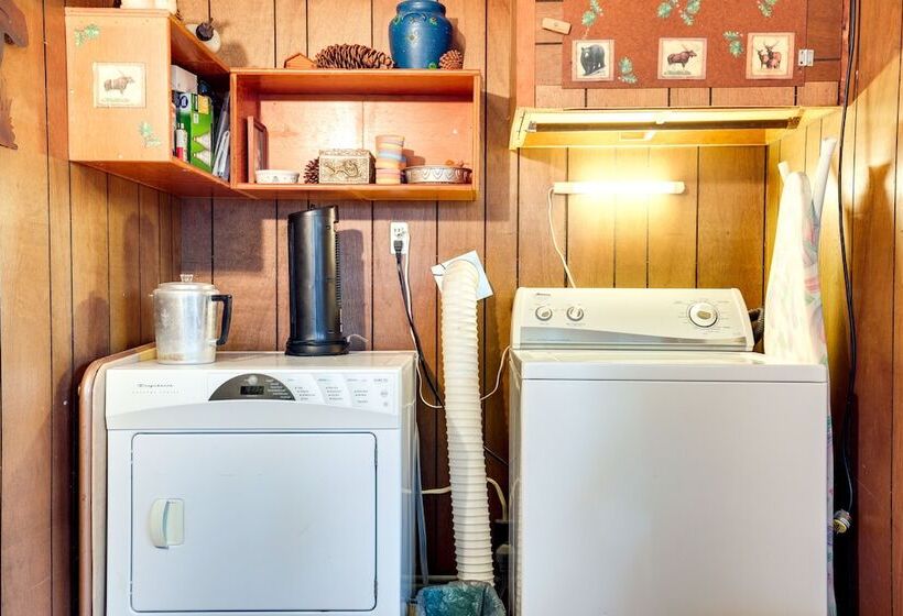 Charming Watersmeet Cabin W/ Dock On Kitty Island!