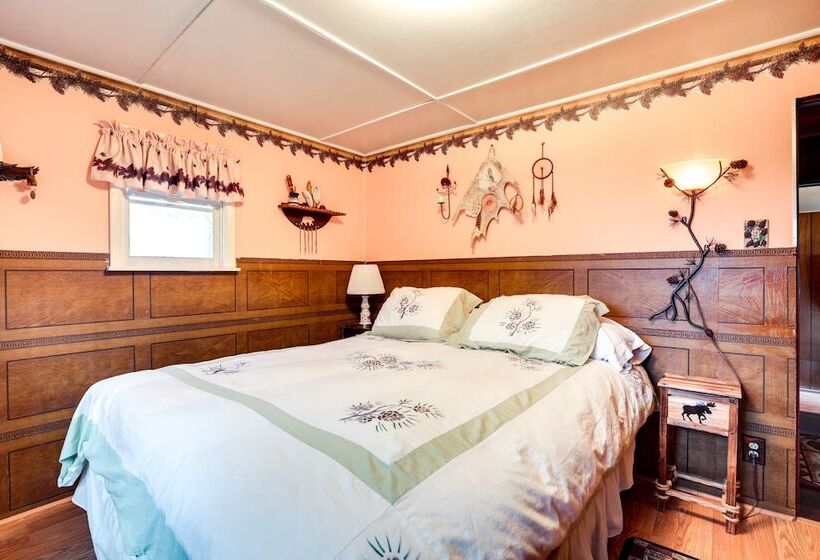 Charming Watersmeet Cabin W/ Dock On Kitty Island!