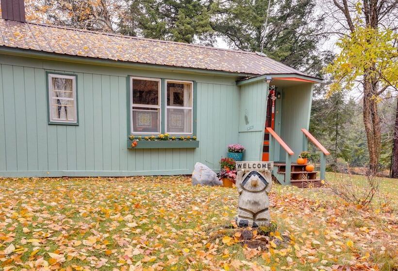 Charming Watersmeet Cabin W/ Dock On Kitty Island!