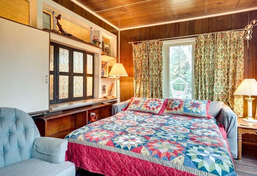 Charming Watersmeet Cabin W/ Dock On Kitty Island!